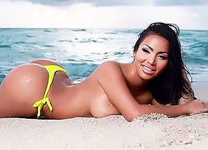 Dolly Castro demonstrates her glorious boobs