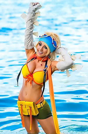 Lovely Jessica Nigri seduces you with boobs
