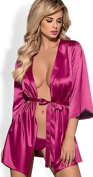 Rhian Sugden exposes hot big boobs