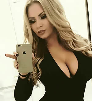 Leah Francis Awesome Lady With Medium Tits Photo