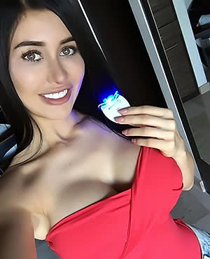 Joselyn Cano teases with her nice breasts