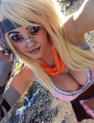 Lovely Jessica Nigri teases with titties